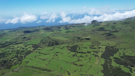 Paisaje-Volcánico-De-La-Isla-Pico-En-Las-Azores