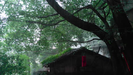 Sintflutartiger-Regen-Trifft-Antike-Städte-In-Chongqing,-China-Und-Verursacht-Überschwemmungen