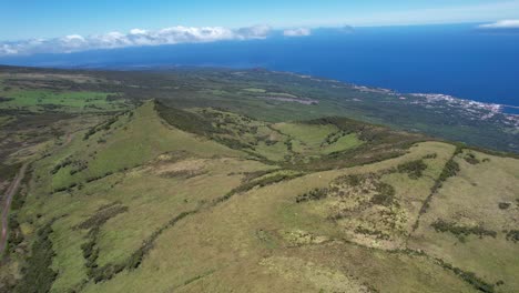 green-and-volcanic-landscape-of-Pico-Island-in-the-Azores