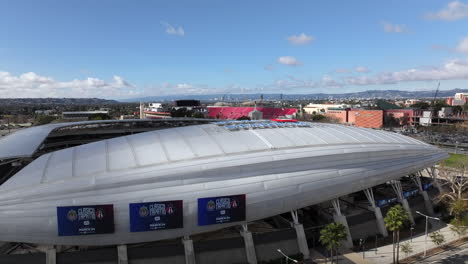 El-Estadio-BMO,-Anteriormente-Estadio-Banc-Of-California,-Es-Un-Estadio-De-Fútbol-En-El-Barrio-Exposition-Park-De-Los-Ángeles,-California.