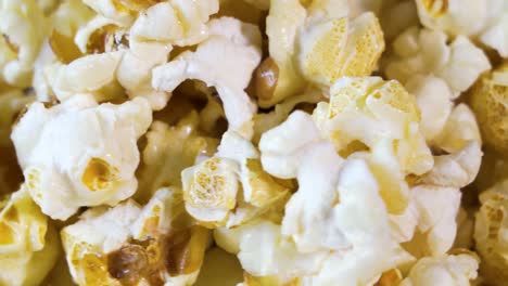 Popcorn-In-Gelber-Butter,-Köstliche-Nahaufnahme-Beautyshot