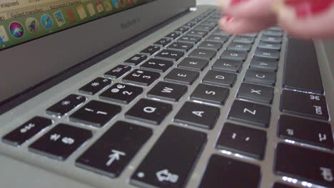 Mac-Book-Air,Typing-And-Working