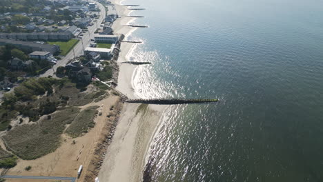 Vistas-Aéreas-Matutinas-De-La-Playa-En-Dennis-Port,-Nantucket-Sound,-Ma.