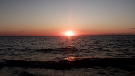 Sonnenuntergang-über-Der-Dunklen-Bucht-Von-New-Jersey