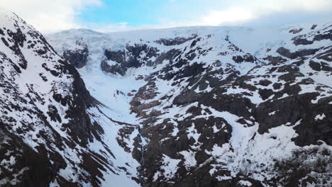 Luftaufnahme-Der-Gefährlichen-Gletscher-Im-Buer-Tal,-Norwegen