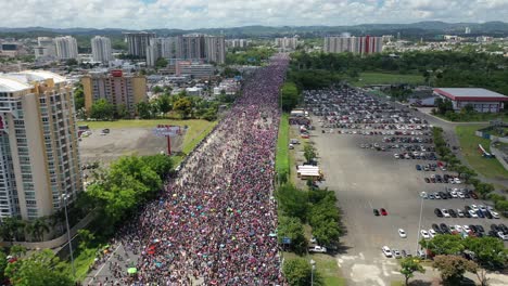 Mayor-Protesta-En-Puerto-Rico-Gente-Exigiendo-La-Renuncia-Del-Gobernador-Ricky-Rosello