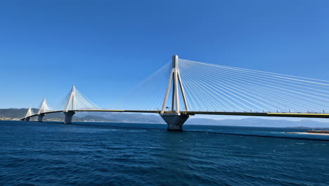 Puente-Rio-antirrio-Sobre-El-Golfo-De-Corinto,-Grecia