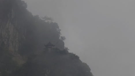 Clouds-and-mist-covered-the-observation-deck-on-the-mountain