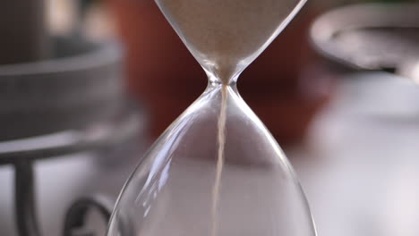 Hourglass-sand-falling-in-slow-motion-neck