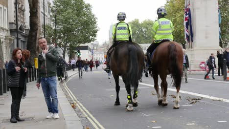 London-police-officers-patrol-on-horses-during-extinction-rebellion-protests