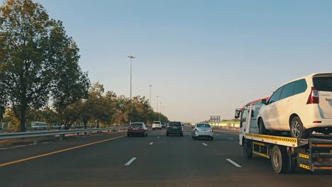 Dhabi-E11-Sheikh-Maktoum-Bin-Rashid-road-towards-Dubai-on-the-second-lane,-which-is-limited-to-drivers-with-a-speed-limit-of-140-km-and-below