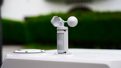 Anemometer-wheel-rotate-and-measure-outdoor-wind-speed,-Czech-Republic