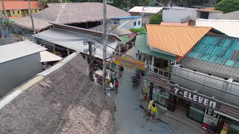 7-eleven-shop-on-narrow-walkingstreet-lined-with-shops-and-homes-koh-Lipe-asia