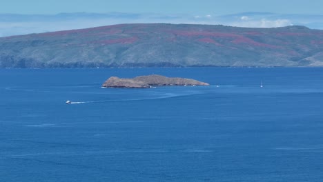 Molokini-Crater-In-Maui,-Hawaii