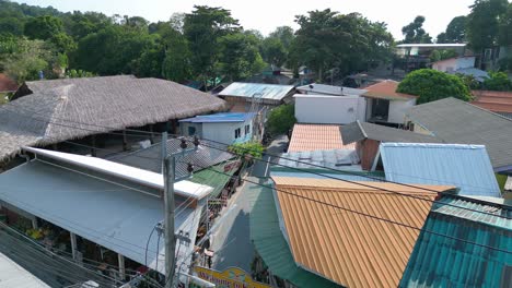 7-eleven-shop-on-a-narrow-walkingstreet-lined-with-shops-and-homes-koh-Lipe-asia