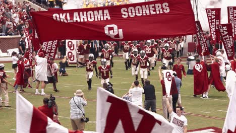 The-Fall-2018-Oklahoma-football-team-runs-out-onto-the-field-for-a-game