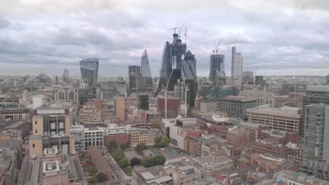 4k-Cinematic-video-shows-London-skyline-in-a-cloudy-day
