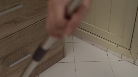 mop-the-floors-white-tile