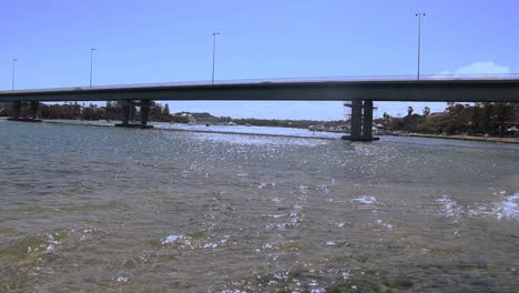 Puente-De-Fremantle-Road-Que-Cruza-El-Río-Swan-En-Perth,-Australia