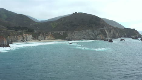 Aerial-drone-shot-of-the-Bixby-Creek-Bridge-in-Monterey,-California,-USA